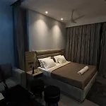Luxury Heights - 28Th Floor River Facing