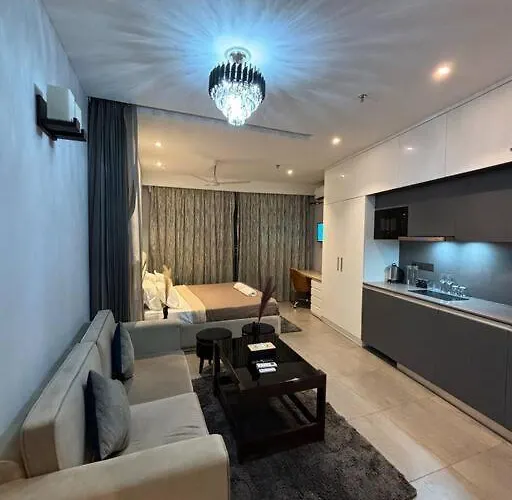 Luxury Heights - 28Th Floor River Facing
