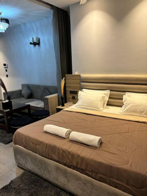 Apartment Luxury Heights - 28th Floor River Facing New Delhi