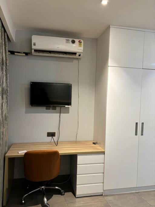 Apartment Luxury Heights - 28th Floor River Facing New Delhi