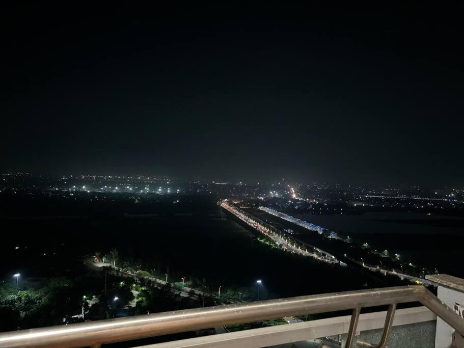 Luxury Heights - 28th Floor River Facing Apartment